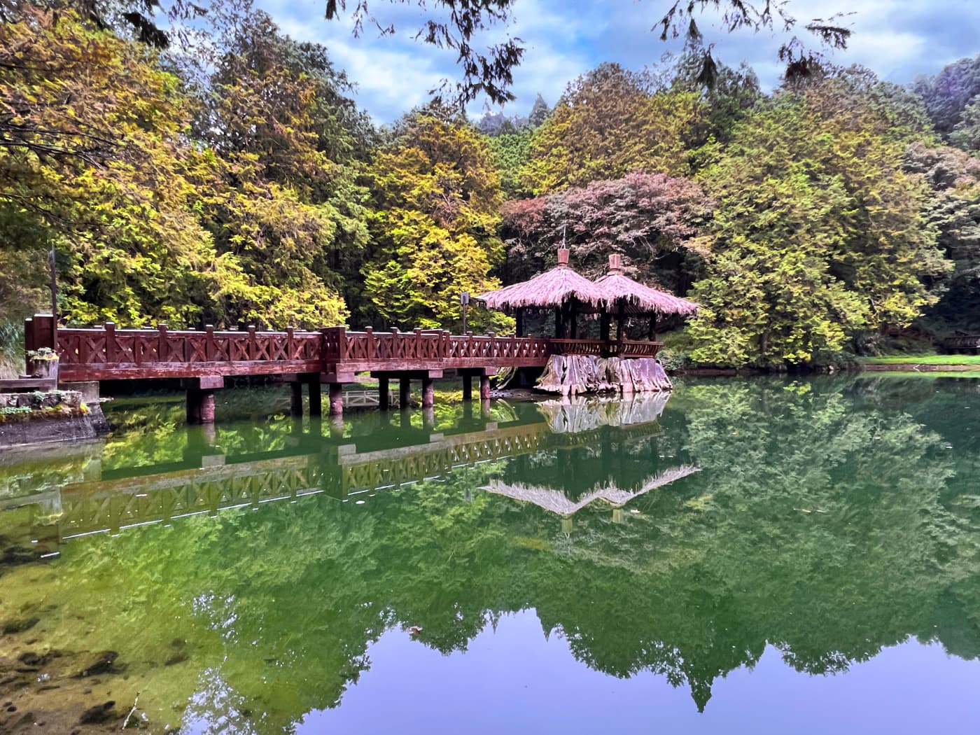 Sisters' Ponds in Alishan